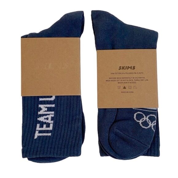 SKIMS 2 Pairs USA Olympic Flag Navy Blue Crew Socks NWT - Picture 1 of 15